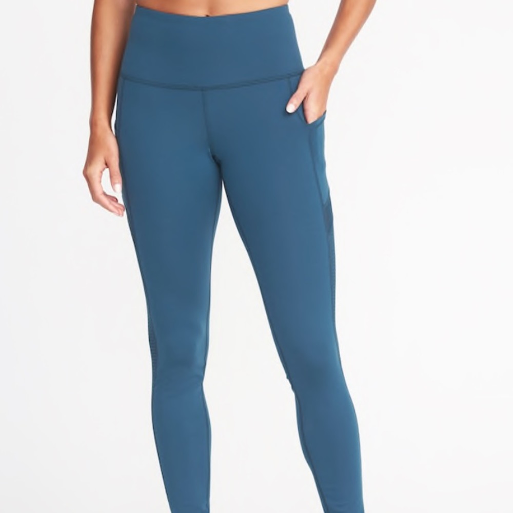 High rise Old Navy Go-Dry leggings (with pockets!)